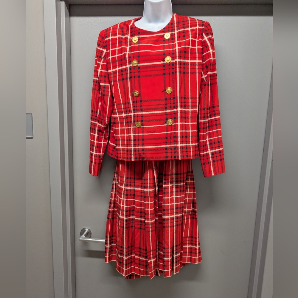 Wayne Kastning for Helga Saks Fifth Avenue Vintage